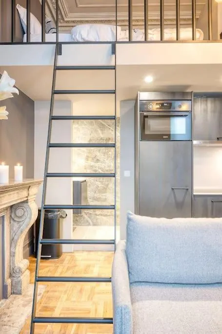 Historic Ghent Building - Ideal Studio Retreat